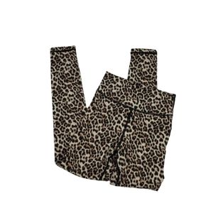 Zyia Active Scrunched Booty Leopard Leggings